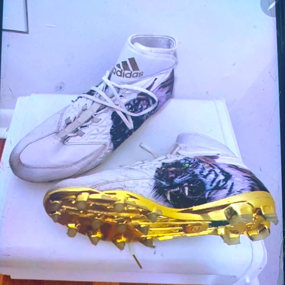 Adidas Men Size 16 Football Cleats. Barely Used. Excellent Condition.